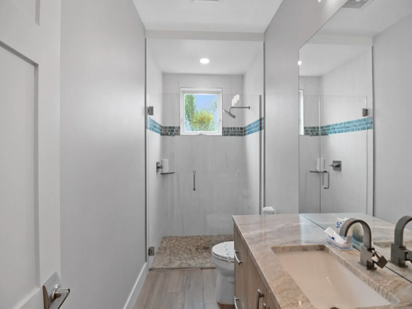 Gulf Views Siesta Key Vacation Condo Four Bedrooms - Ideal Beach Getaway
